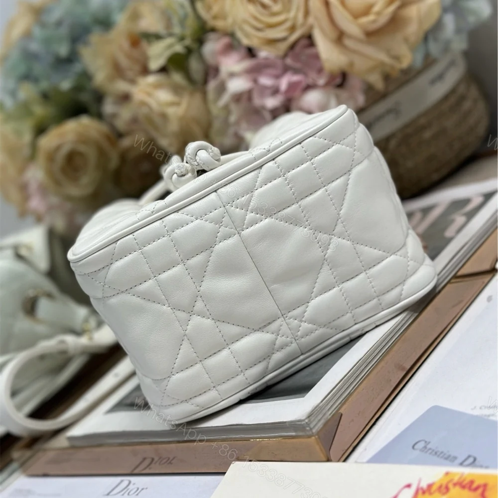 View 5 of 高仿Dior*D-Motion系列M2851M021小牛皮水桶包小號白色免檢版