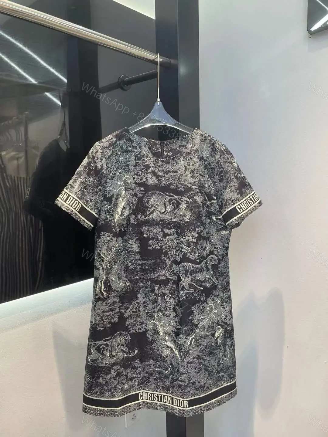 DIOR — view 1