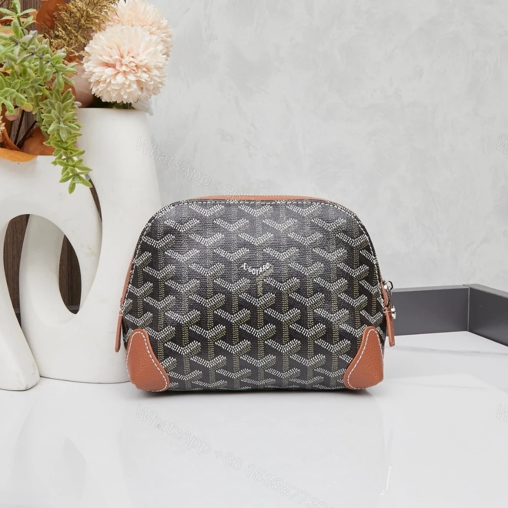 View 4 of GOYARD VENDÔME COSMETIC POUCH BLACK AND TAN 18CM VENDOTPMLTY01CL03P