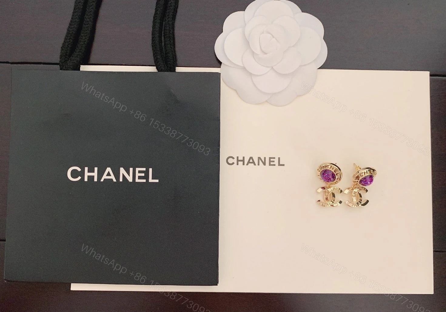 View 4 of EN – Lux Earring Chanel 034