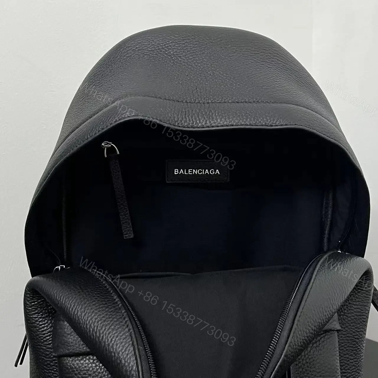 View 15 of 高仿BalenciagaExplorer系列小牛皮背包XS
