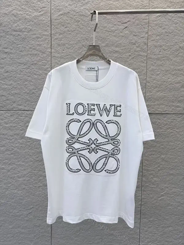 Bold Cotton Tee: Elevated Logo Craftsmanship, Graphic Statement — view 1