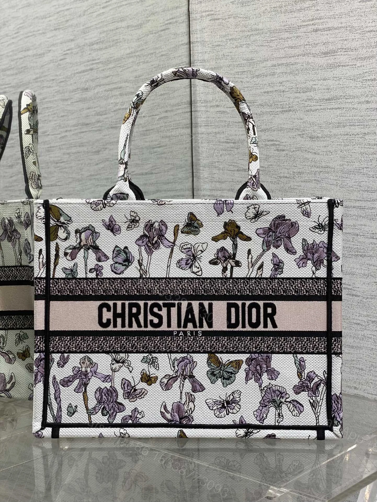 Dior 高仿花卉Book Tote中號包 蝴蝶刺繡浪漫設計 女士通勤托特 — view 1