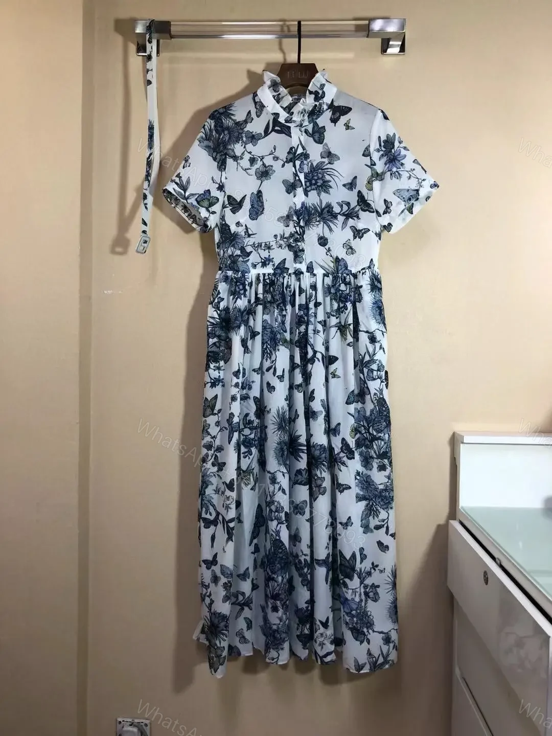 DIOR — view 1