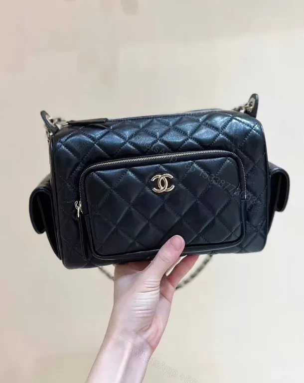 Chic Quilted Crossbody with Gold Hardware â€“ Luxe Everyday Bag — view 1