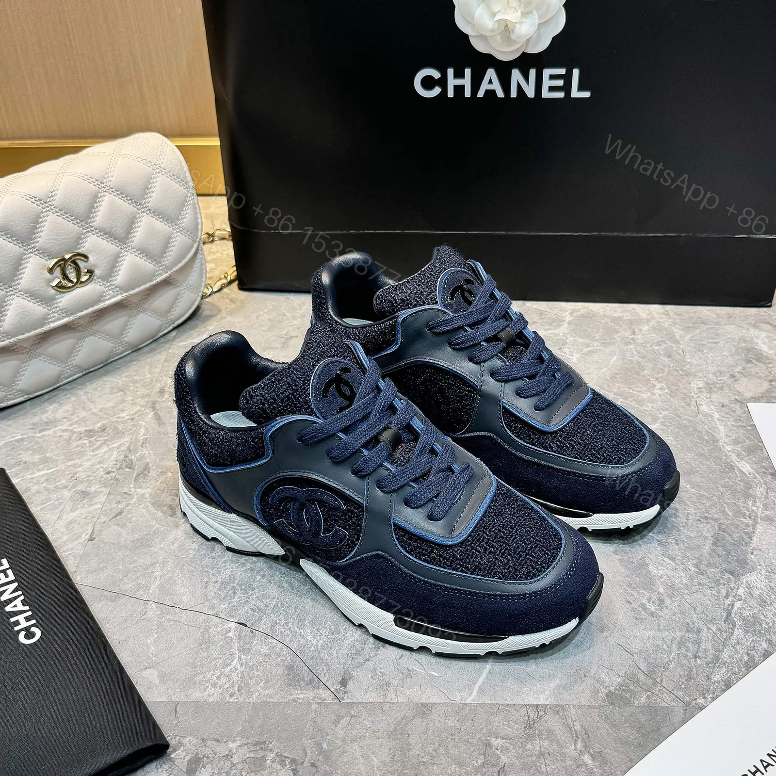 Chanel A貨藍黑拼皮運動鞋 女士潮流跑鞋 精品百搭新款設計 — view 1