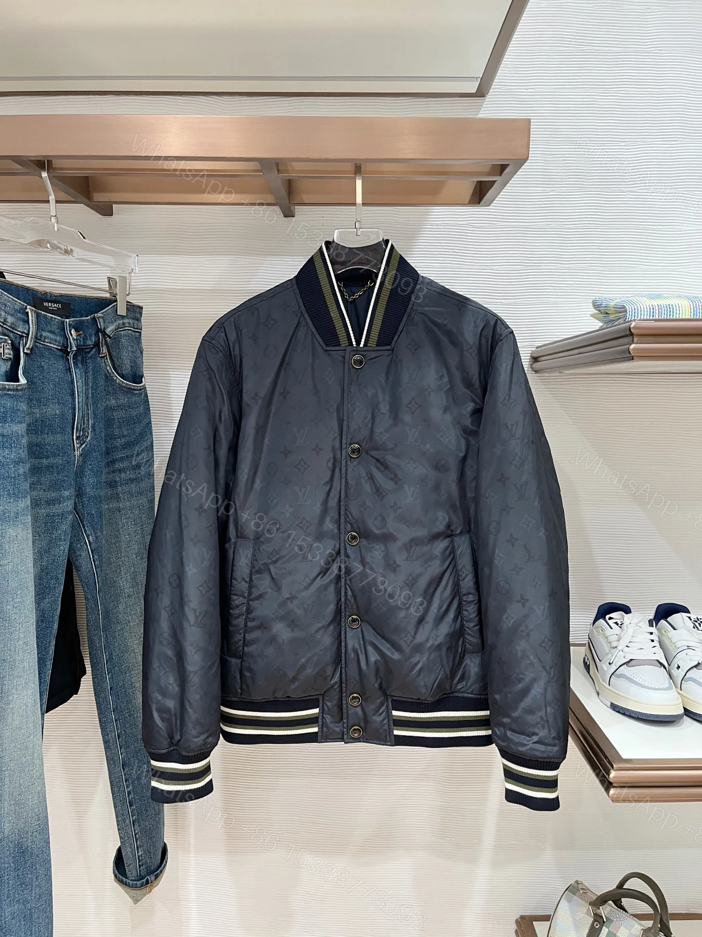 LV精品仿製Monogram織紋棒球外套 經典學院風夾克 — view 1