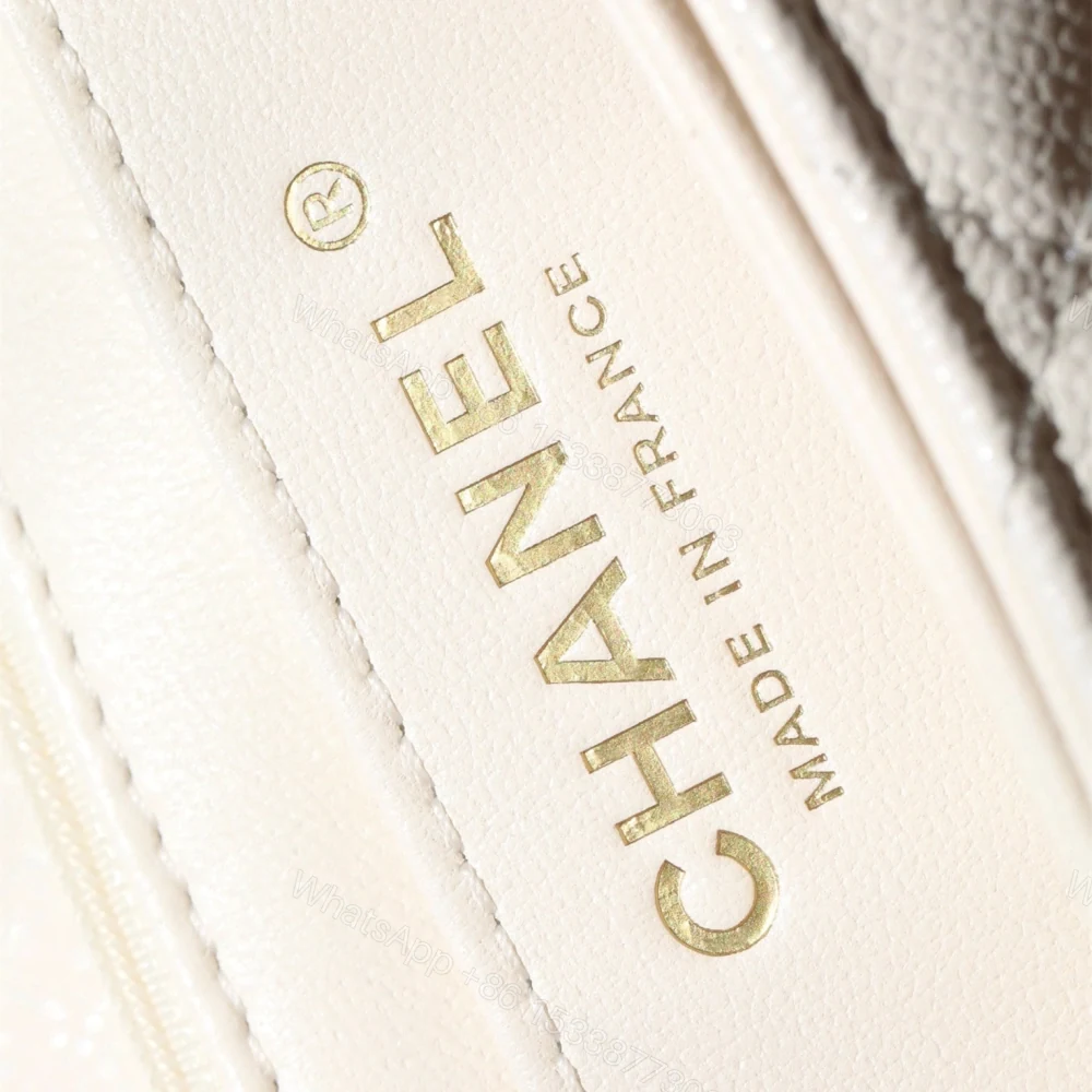 View 9 of 高仿Chanel*24K系列AS03002手柄口蓋包中號牛皮免檢版