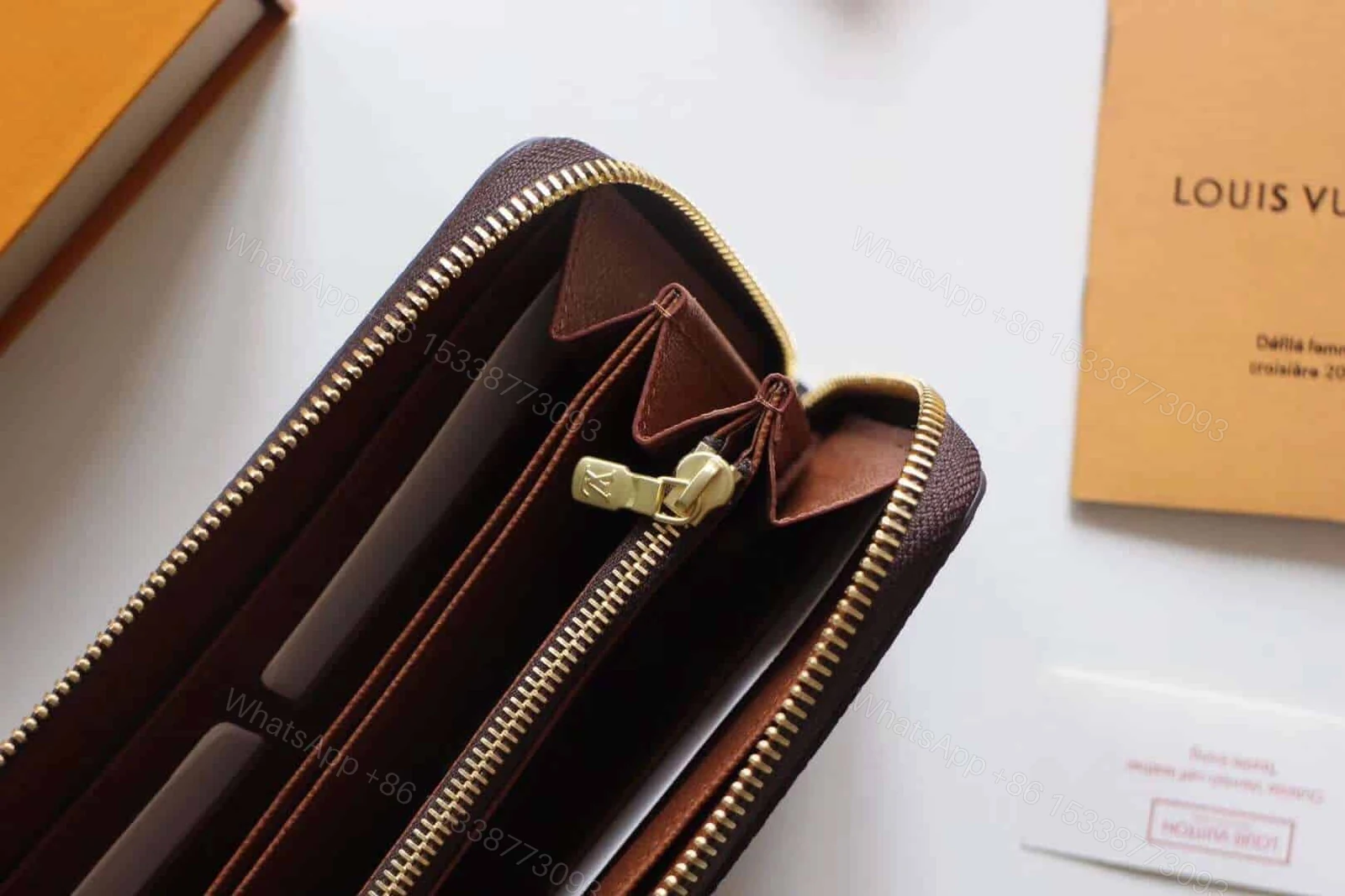 View 4 of LV ZIPPY VERTICAL – LVW3