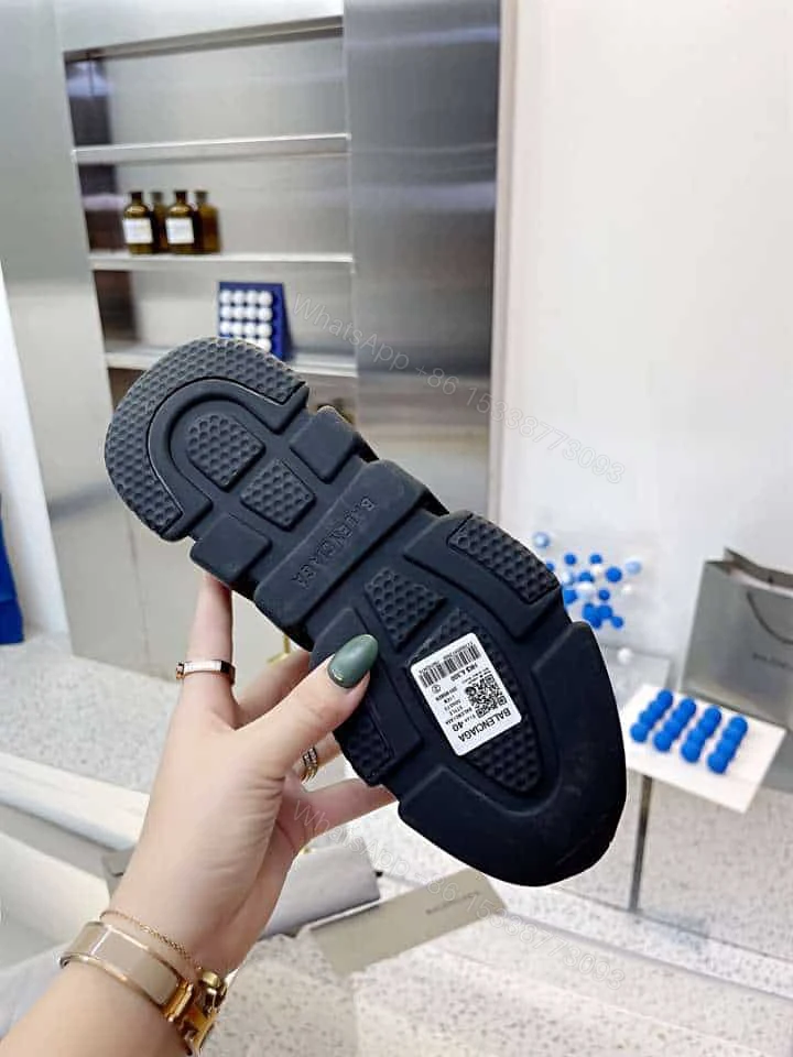 View 10 of BALENCIAGA MEN’S SPEED 2.0 SNEAKER – BB139