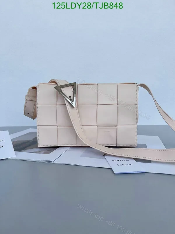 View 31 of Bottega Veneta Premium Nappa Leather Intrecciato Weave Bag with Magnetic Fastening BV9101