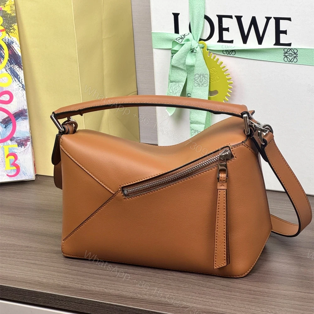 View 2 of 高仿Loewe*Puzzle系列2530單肩包小牛皮棕褐色小號免檢版