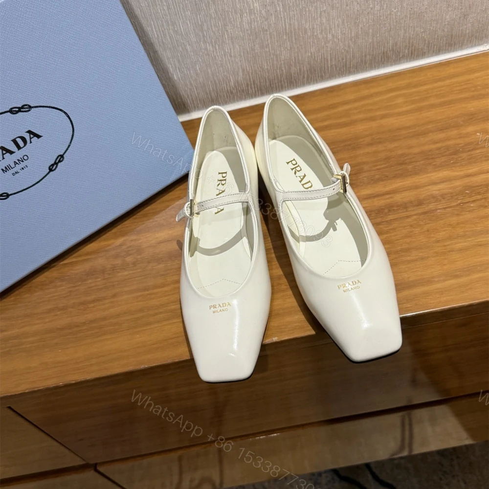 高仿Prada*1F826M方頭皮質塔扣平跟單鞋白色免檢版 — view 1