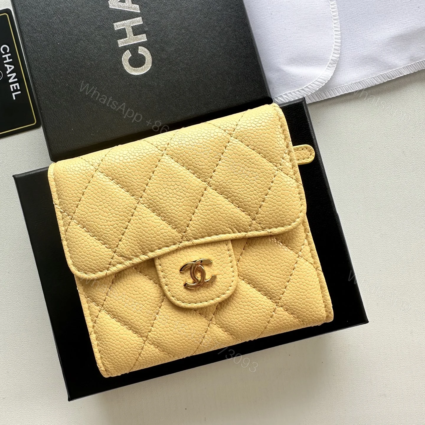 Chanel 高仿女款短夾 粉膚黃菱格紋款 原廠皮革製作推薦 — view 1