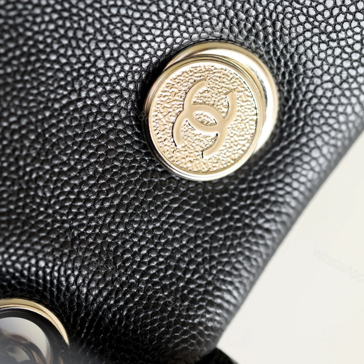 View 15 of Chanel高仿背包23K系列坦克炸藥包黑淡金大號免檢版