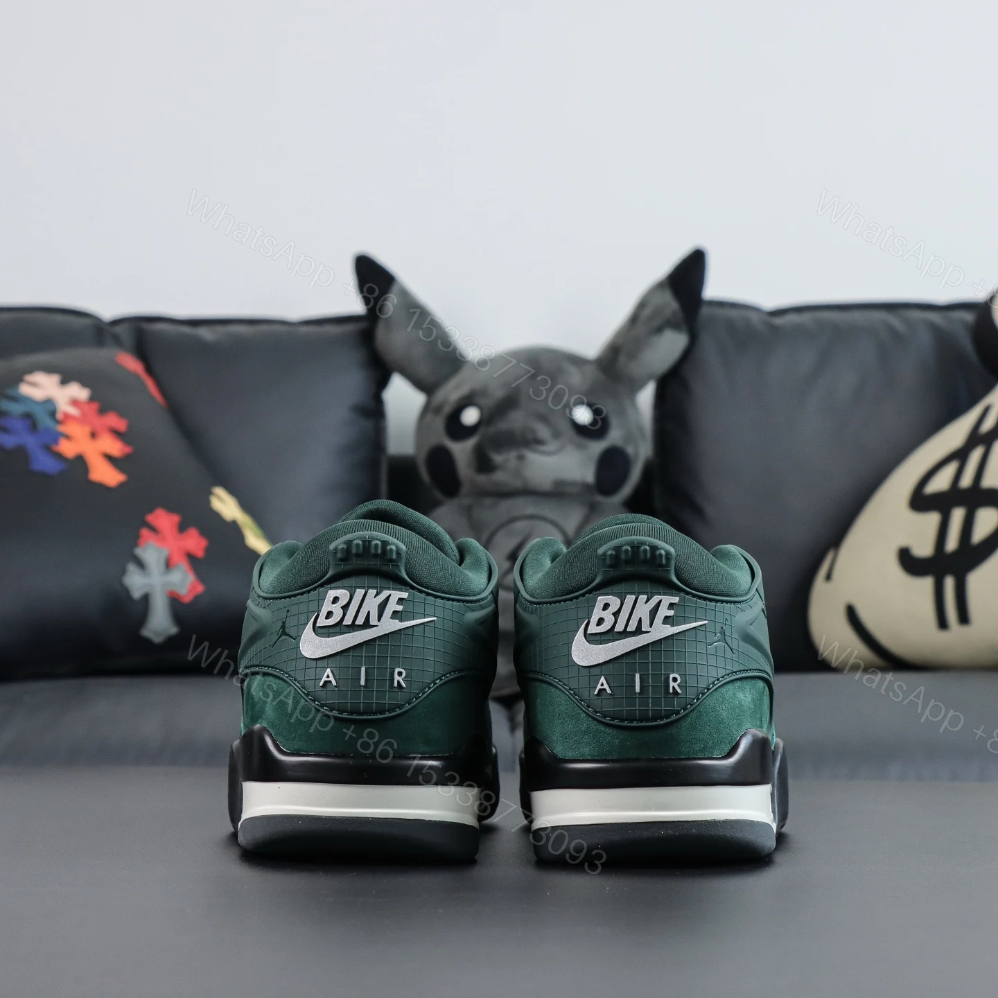 View 7 of Jordan 4 RM SP Nigel Sylvester Grandma’s Driveway