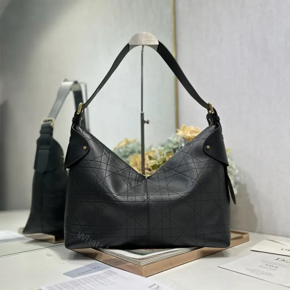 View 2 of 高仿Dior*Voyage系列M284M902小牛皮單肩包大號黑色免檢版