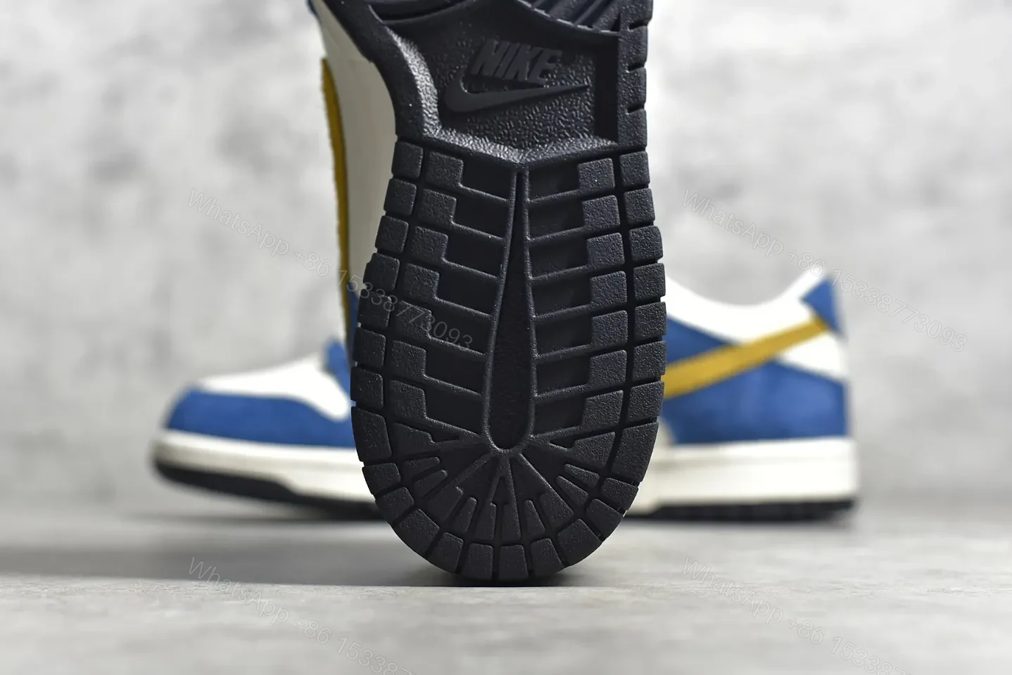 View 9 of DUNK SB LOW x KASINA “80s Bus” Reps
