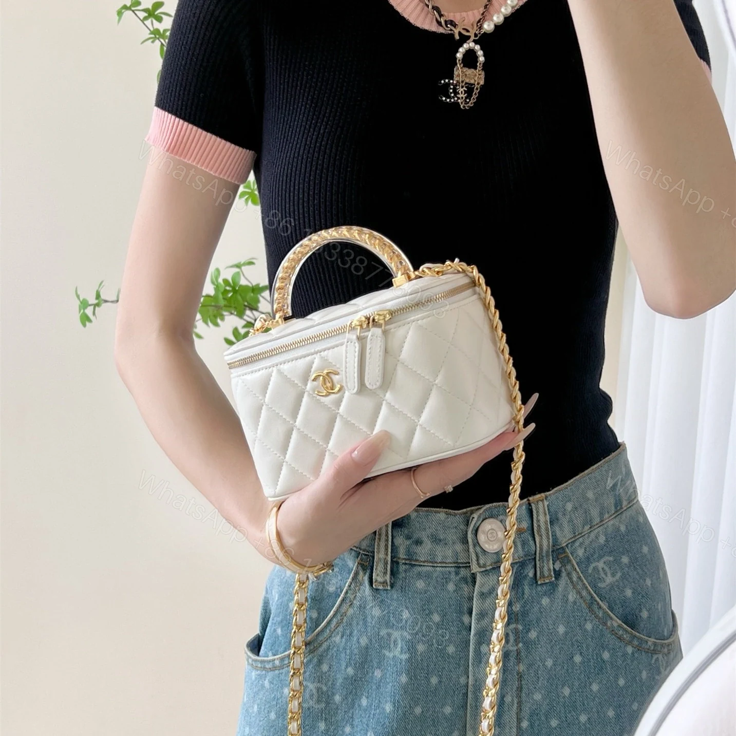 View 16 of 高仿Chanel*24S系列AS3765手柄盒子包白色免檢版