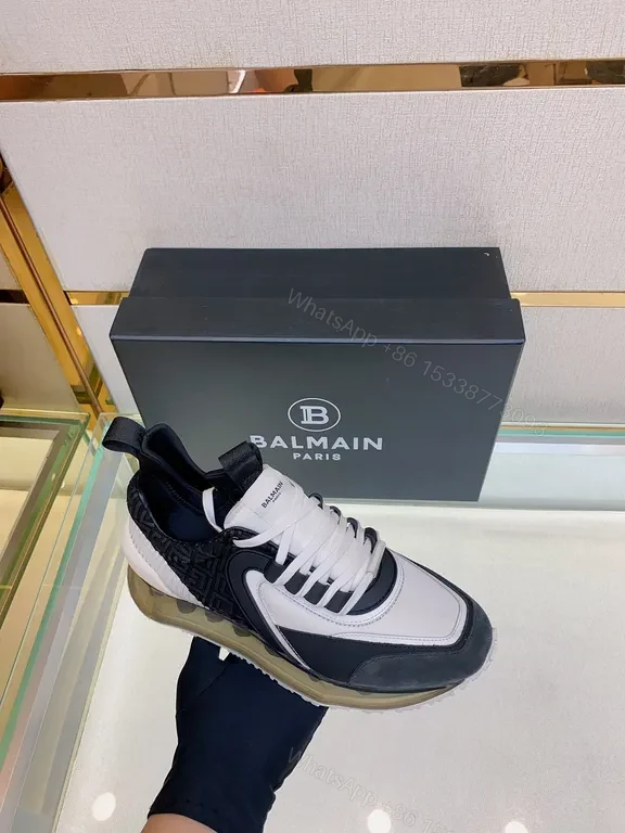 Bold Contrast-Panel High-Top Sneakers for City Elegance — view 1