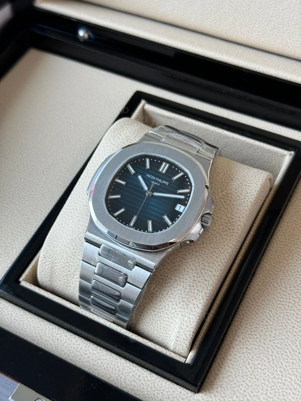 Design Patek Philippe Nautilus — view 1