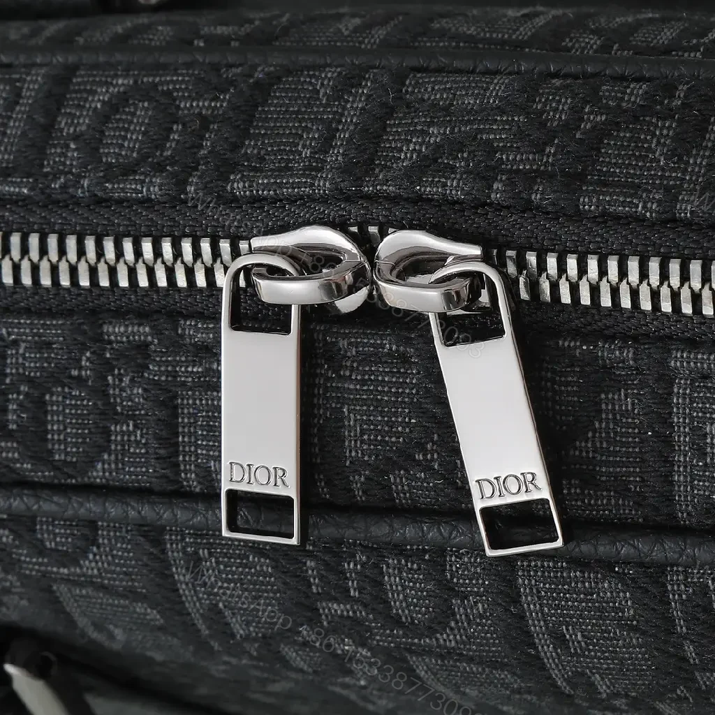 View 6 of Compact Leather Messenger – Structured, Luxurious Everyday Bag