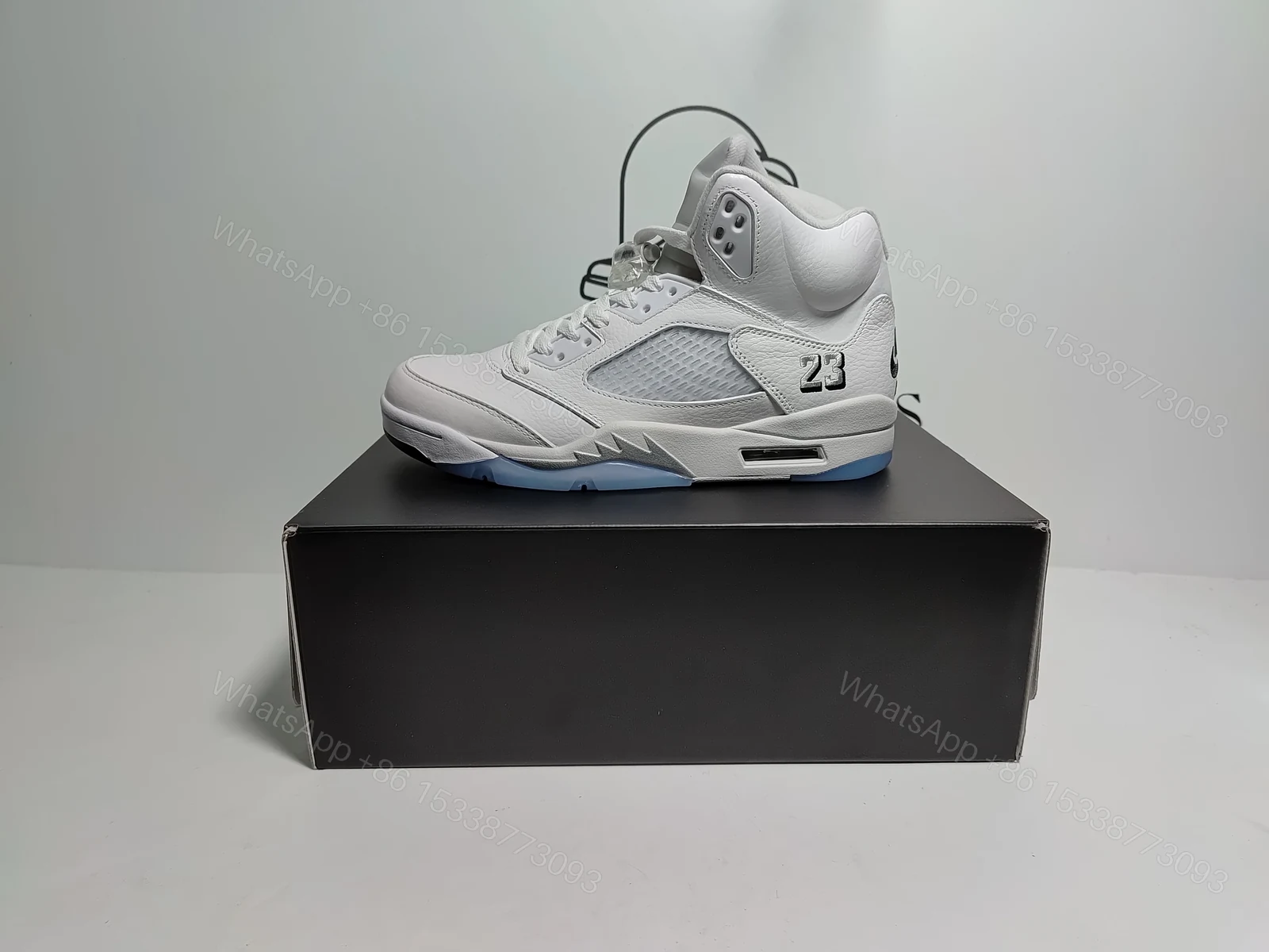 View 10 of Jordan 5 Retro White Metallic (2026)HQ7978-103