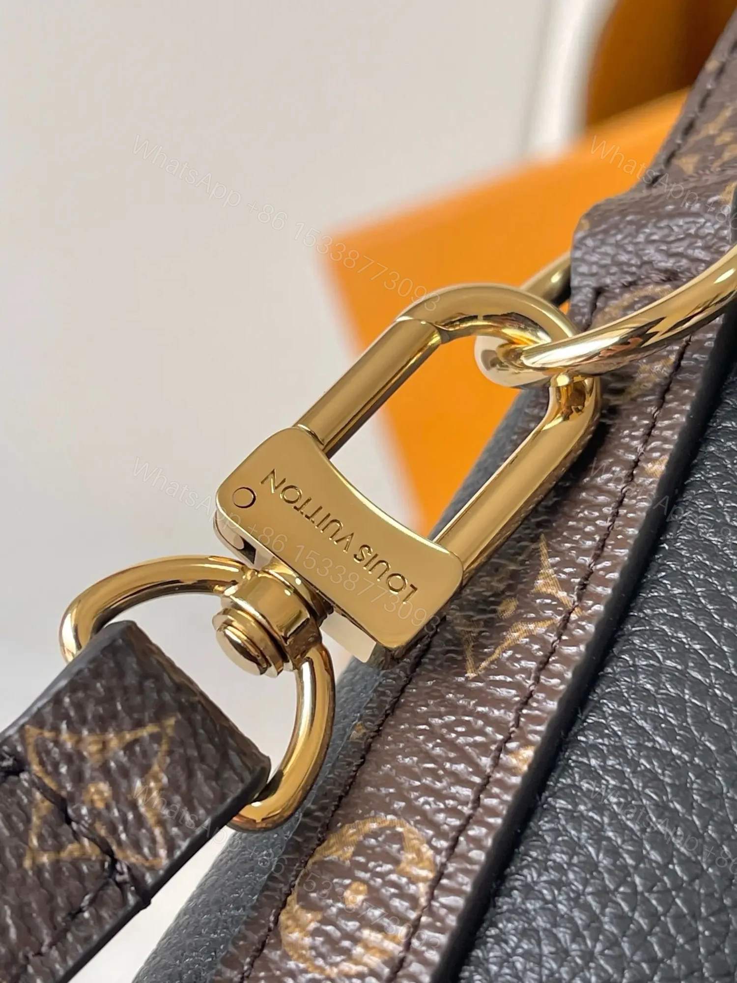 View 7 of LV Multipass Black M28029
