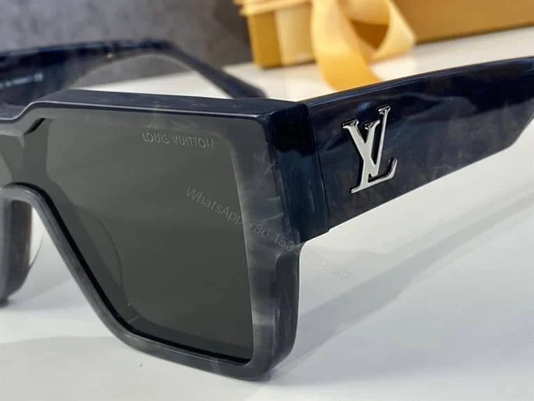 View 3 of LV SUNGLASSES – GLVT25