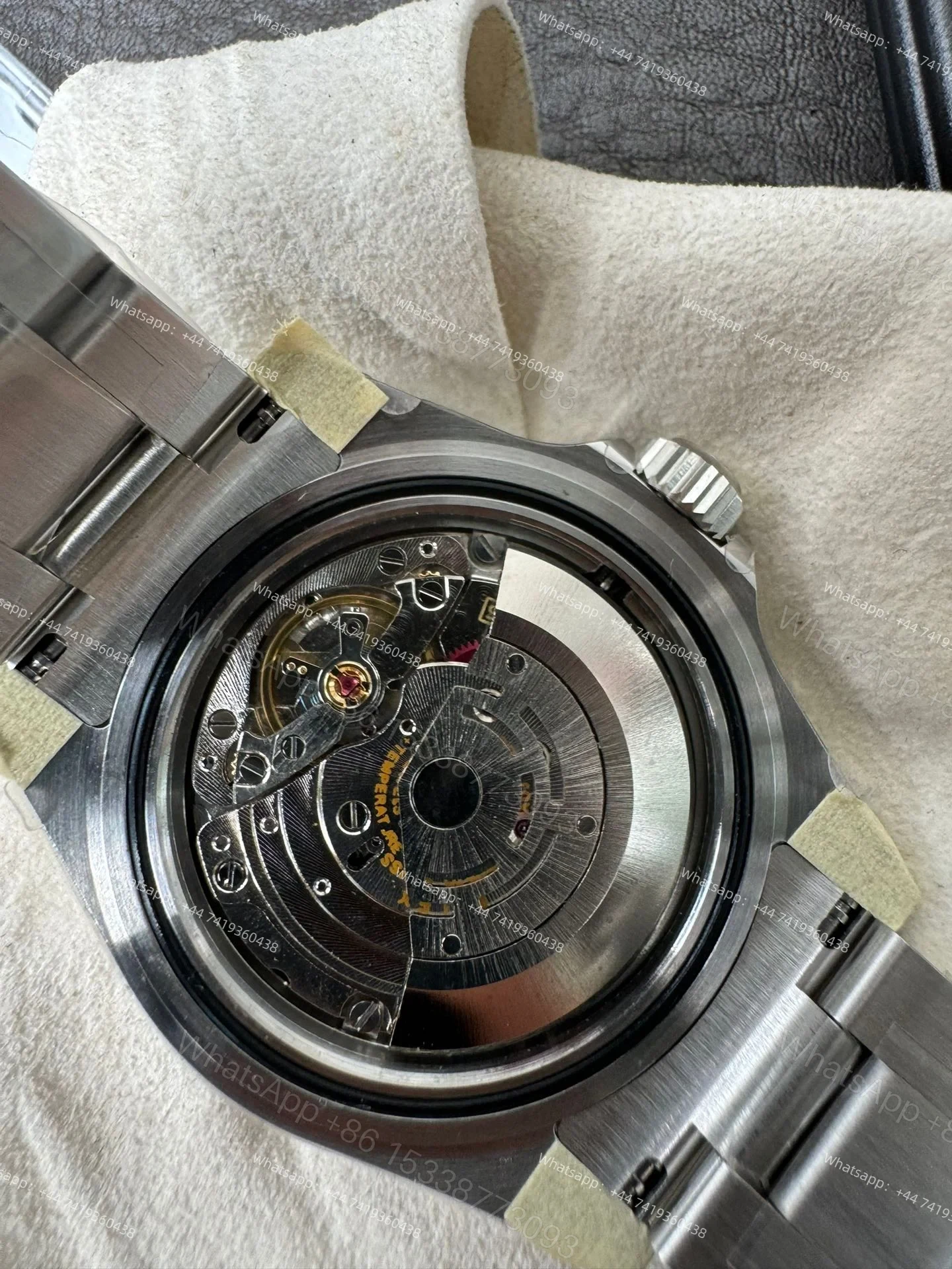 View 3 of Rolex Submariner 16610LV Kermit 1:1 Replica – Green Bezel Black Dial 3135 Movement 40mm Super Clone