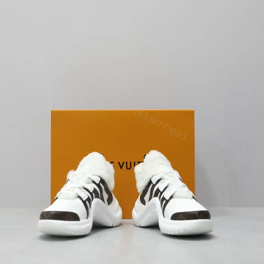 View 4 of LV ARCHLIGHT SNEAKER – LSVM017