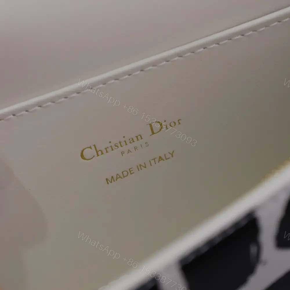 View 9 of 高仿Dior*Miss系列M261M933小牛皮塗鴉字面腋下包白色免檢版