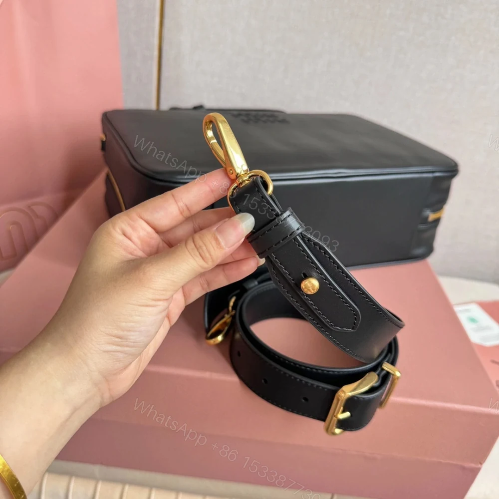 View 8 of 高仿miumiu*5BB17長肩帶公文包黑色免檢版