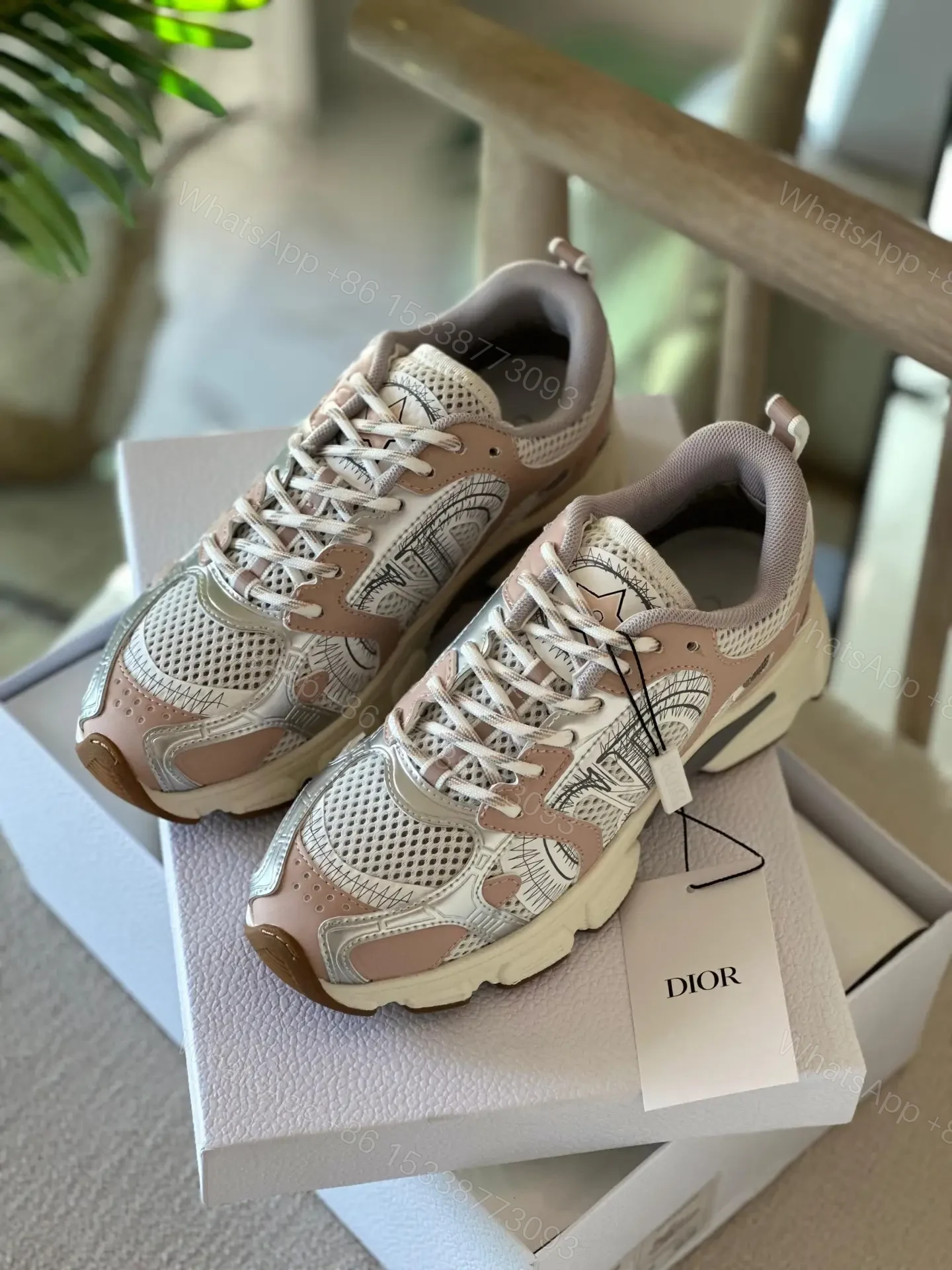 DIOR — view 1