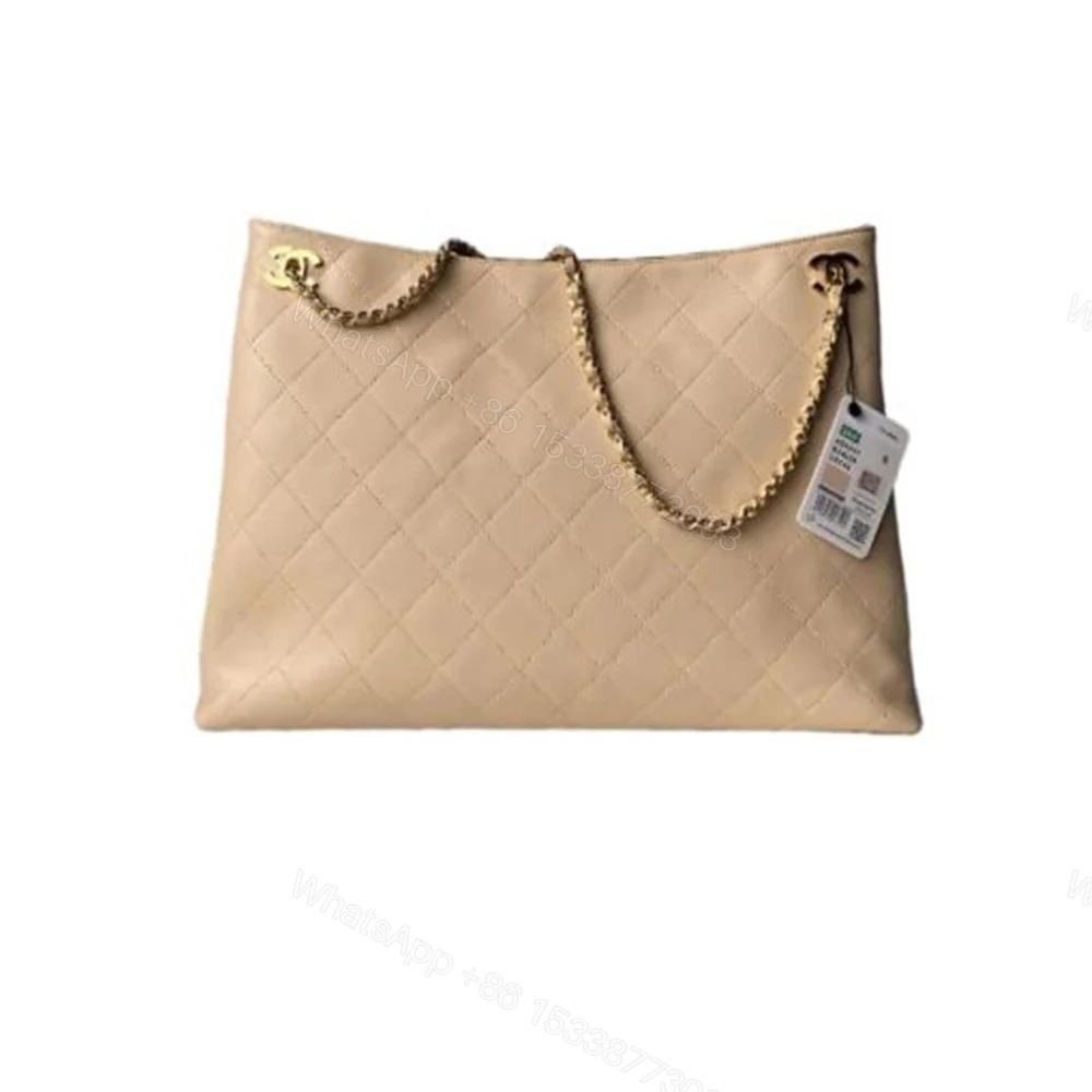 CHANEL Shopping Bag(HIGH-END GRADE) — view 1
