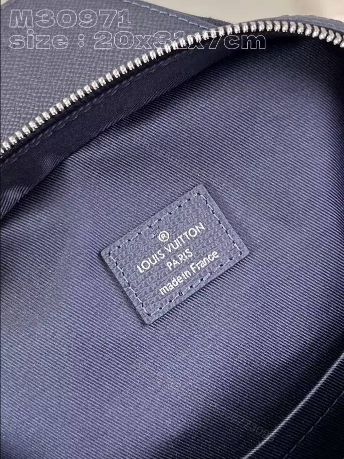 View 6 of LOUIS VUITTON AVENUE SLINGBAG NM – LBV416