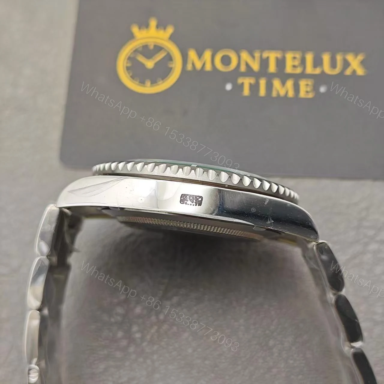 View 5 of TOP Replica Rolex Submariner Green Dial Hulk