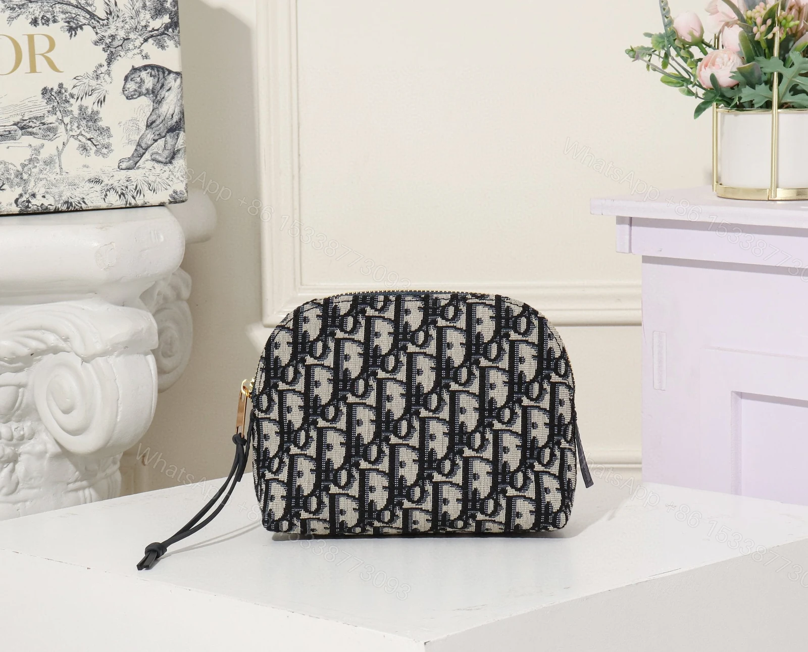 Dior 30 Montaigne Beauty Pouch — view 1