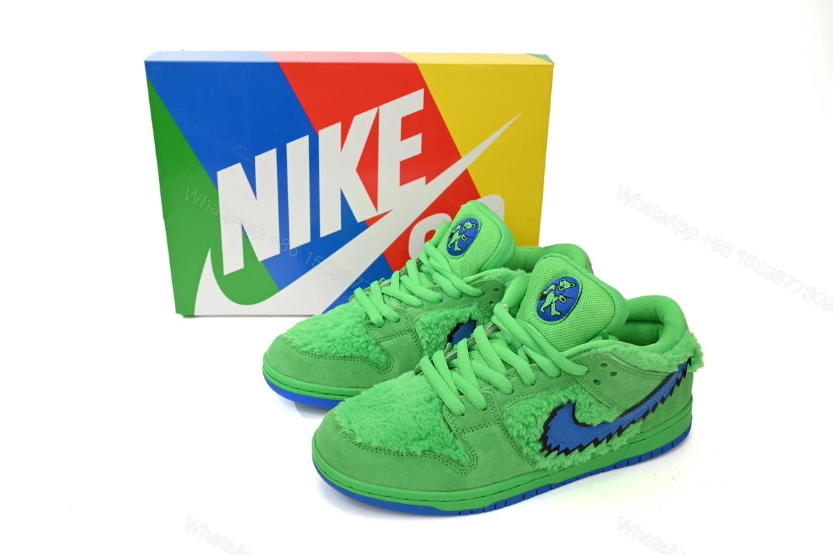 Grateful Dead x Nike SB Dunk Low “Green Bear” CJ5378-300 — view 2