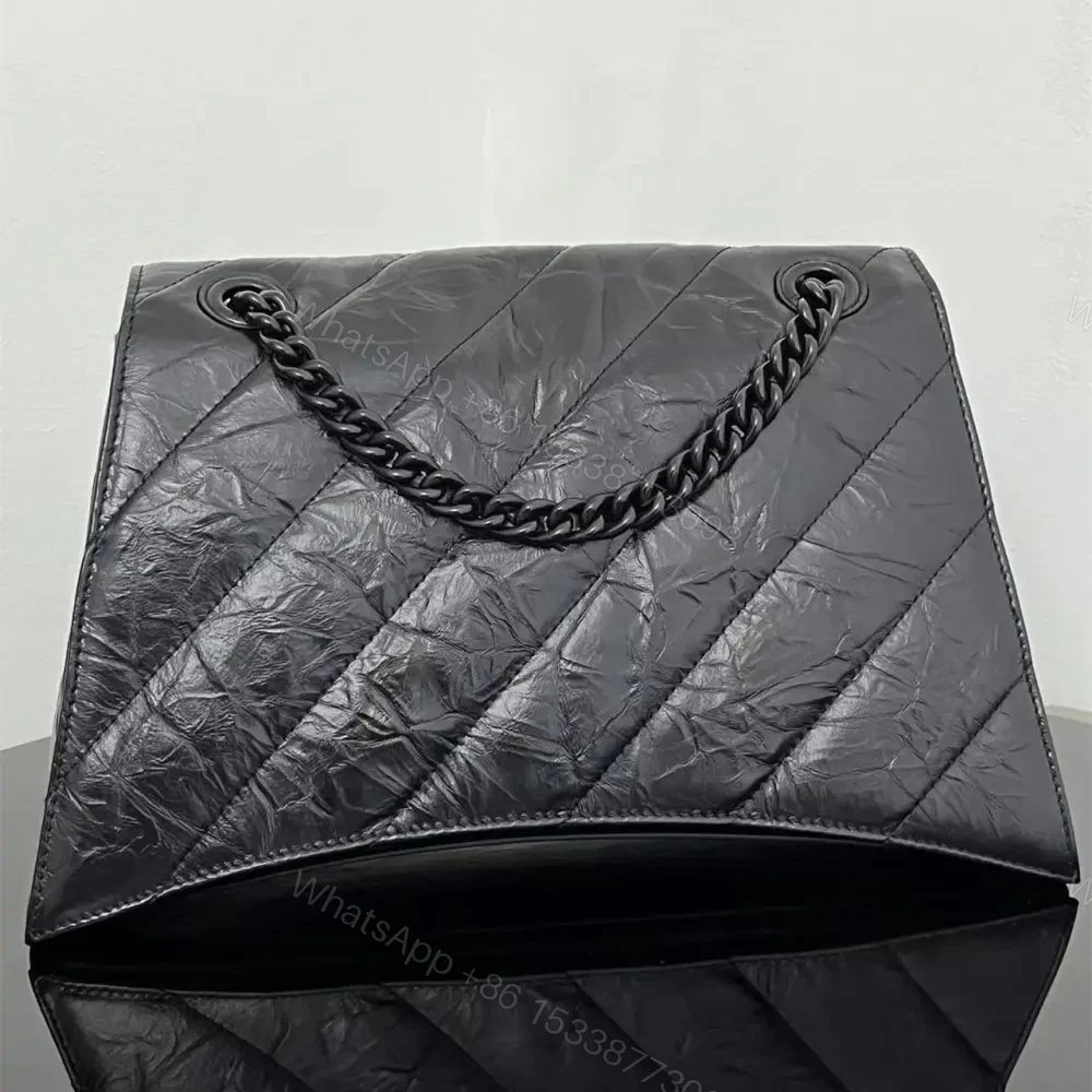 View 2 of 高仿BalenciagaCrush沙漏包油蠟黑S