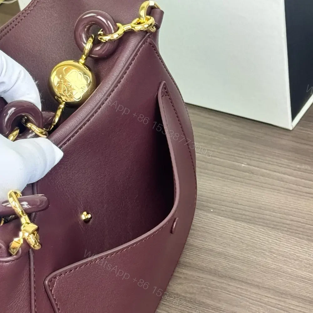 View 9 of 高仿Loewe*Ola系列7240小牛皮腋下包勃艮第紅中號免檢版