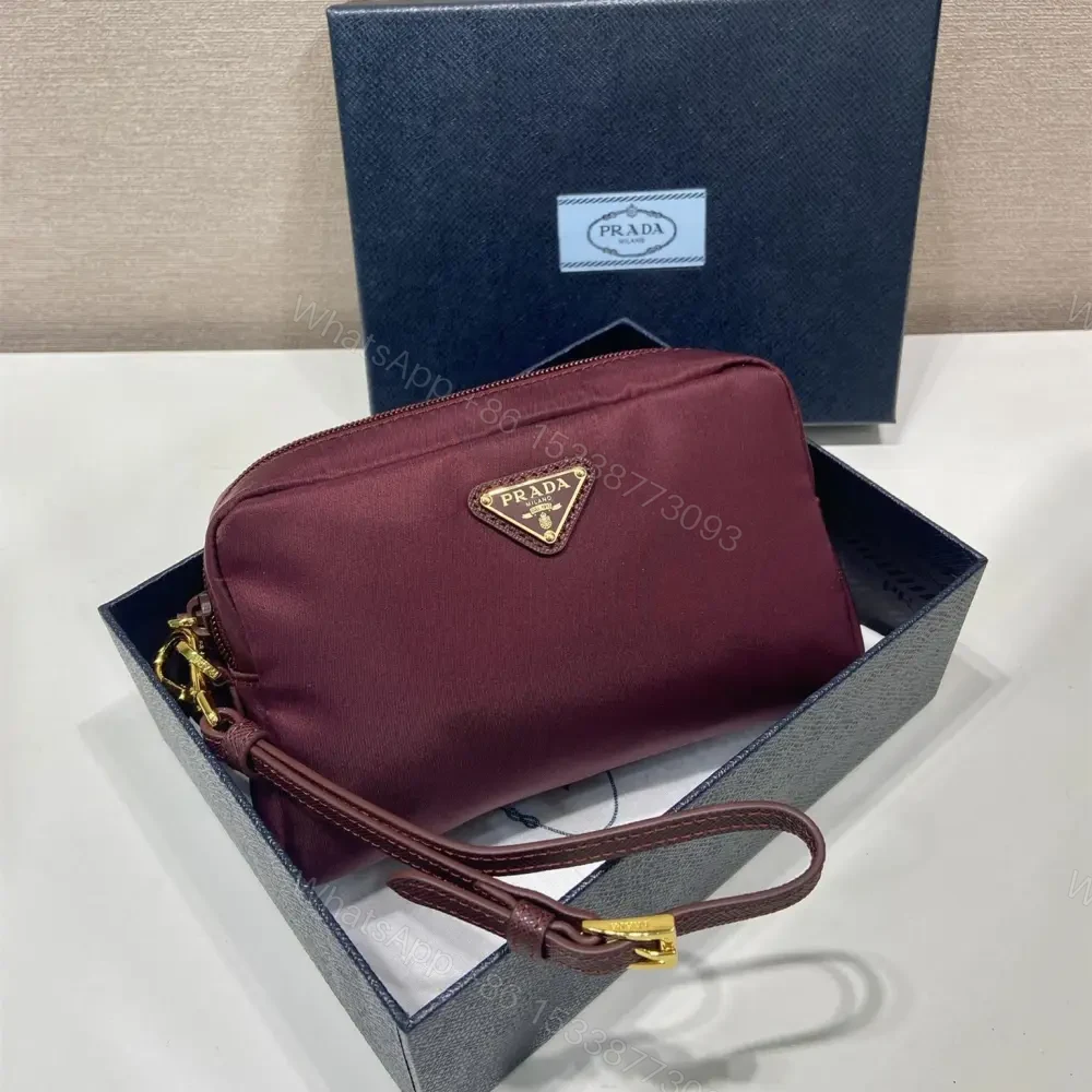 View 4 of 高仿Prada*RE-Nylon系列1NS021手拿包酒紅色小號免檢版