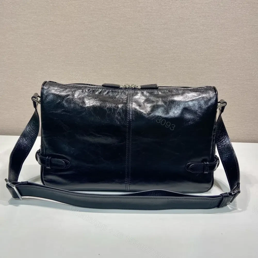 View 2 of 高仿Prada*2VH187小牛蠟皮男士郵差包黑色大號免檢版