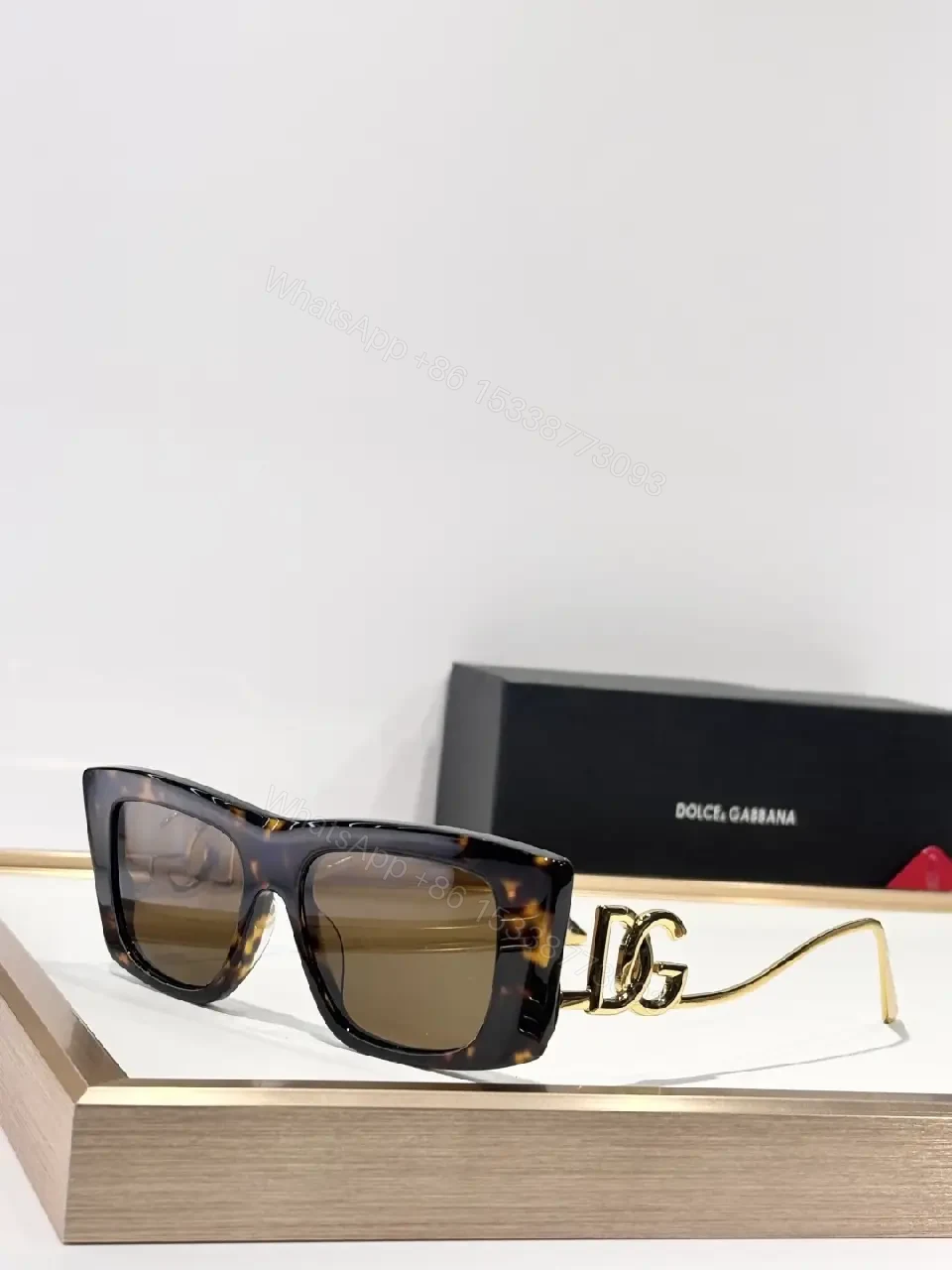 View 10 of Oversized Frame Sunglasses: Luxe, UV400, Modern Edge, Durable