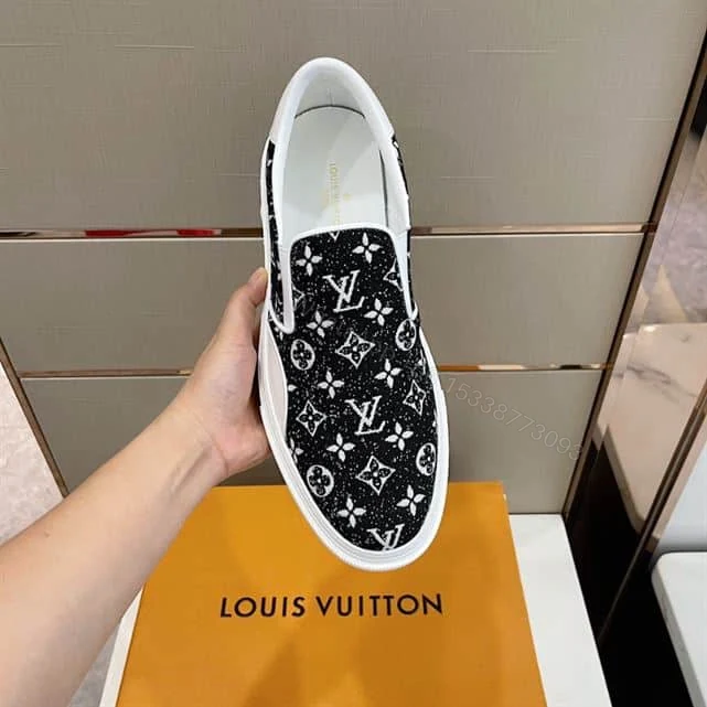 View 3 of LOUIS VUITTON TRAINER SNEAKER – LSVT291