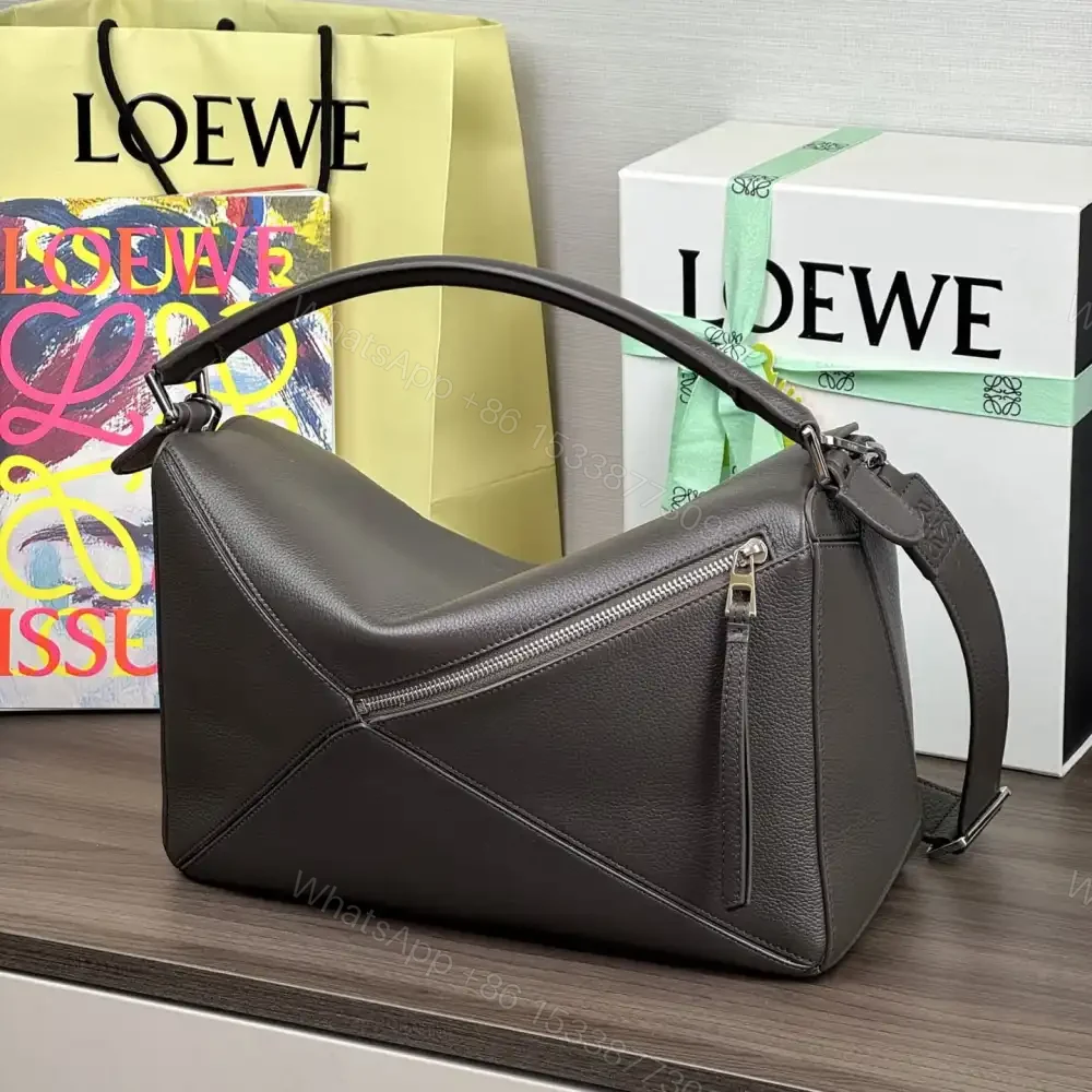 View 3 of 高仿Loewe*Puzzle系列1220小牛皮斜挎包深灰色大號免檢版