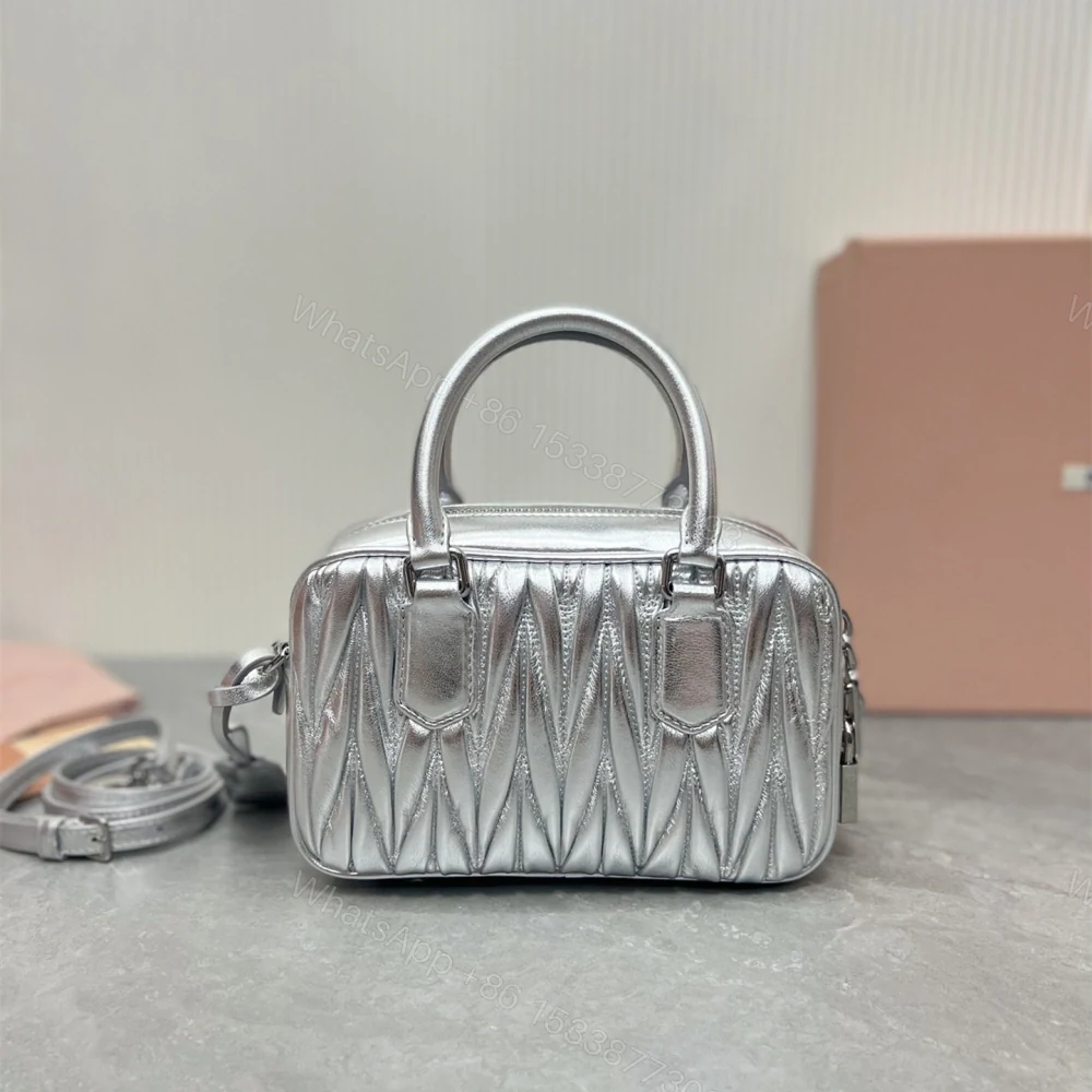 View 2 of 高仿miumiu繆繆TooPretty系列5BB123保齡球手袋銀色