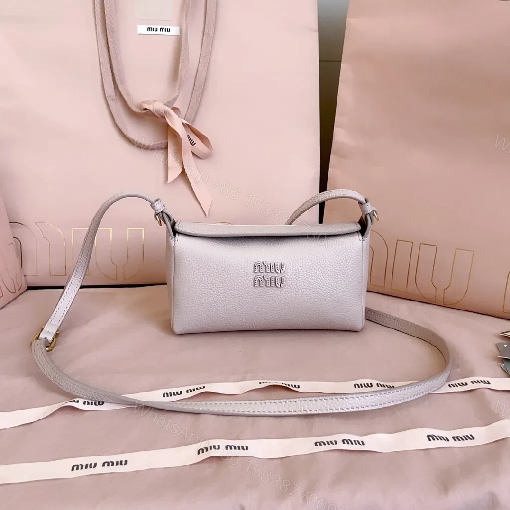 Chic Pebbled Leather Crossbody – Subtle Texture, All-Day Versatility — view 1