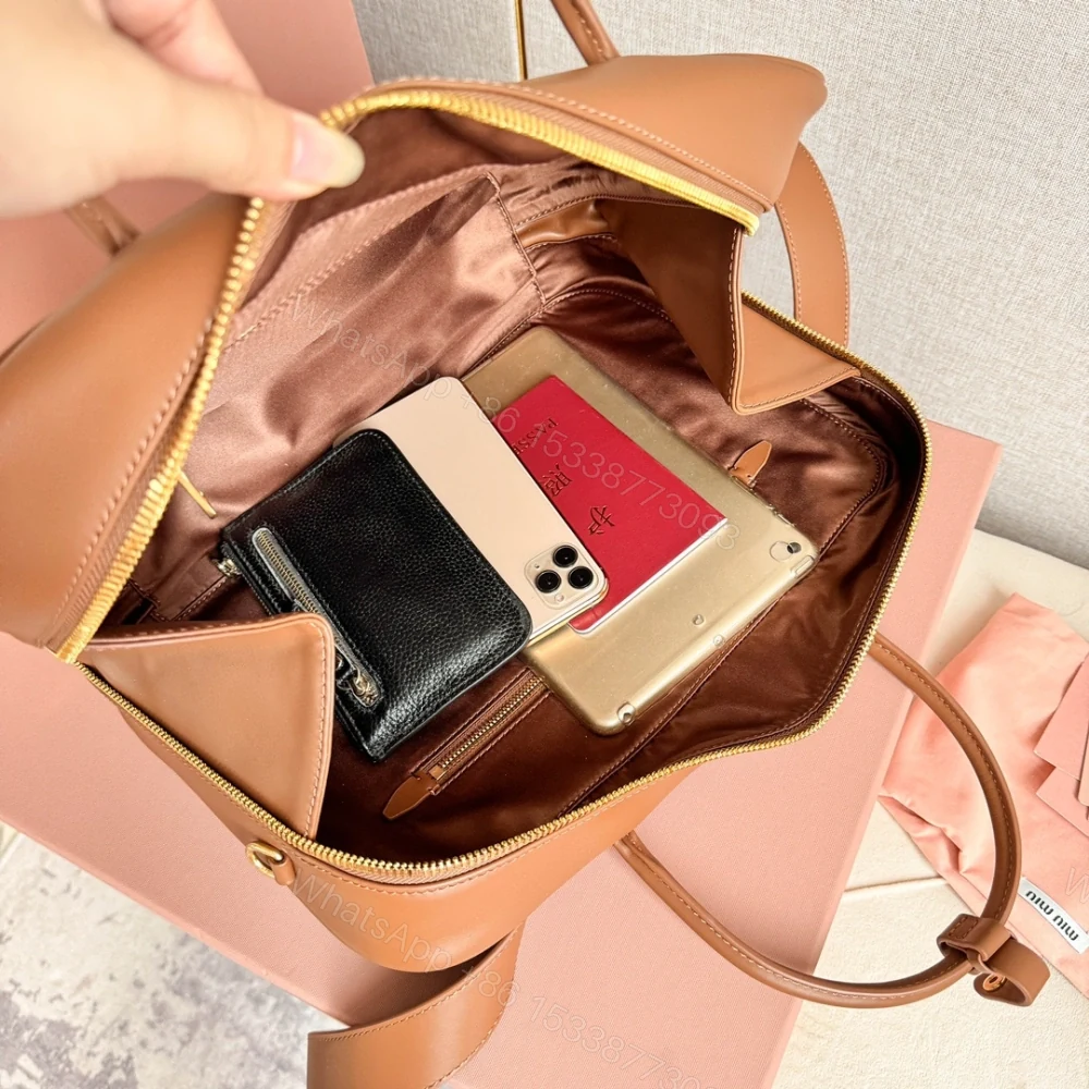 View 9 of 高仿miumiu*5BB17長肩帶公文包棕色免檢版