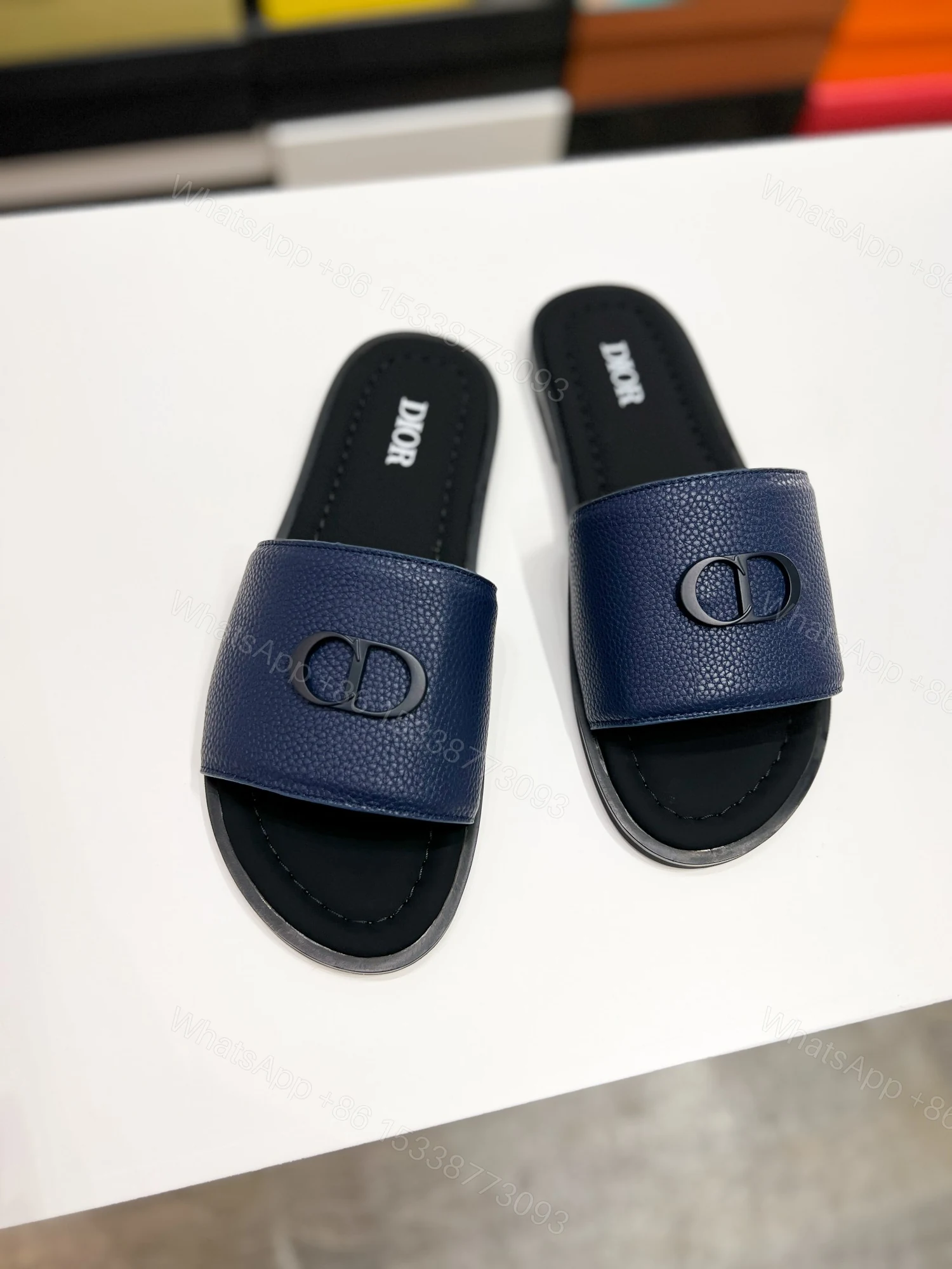 DIOR 原單 男款CD皮革拖鞋 蓝色休閒拖鞋 — view 1